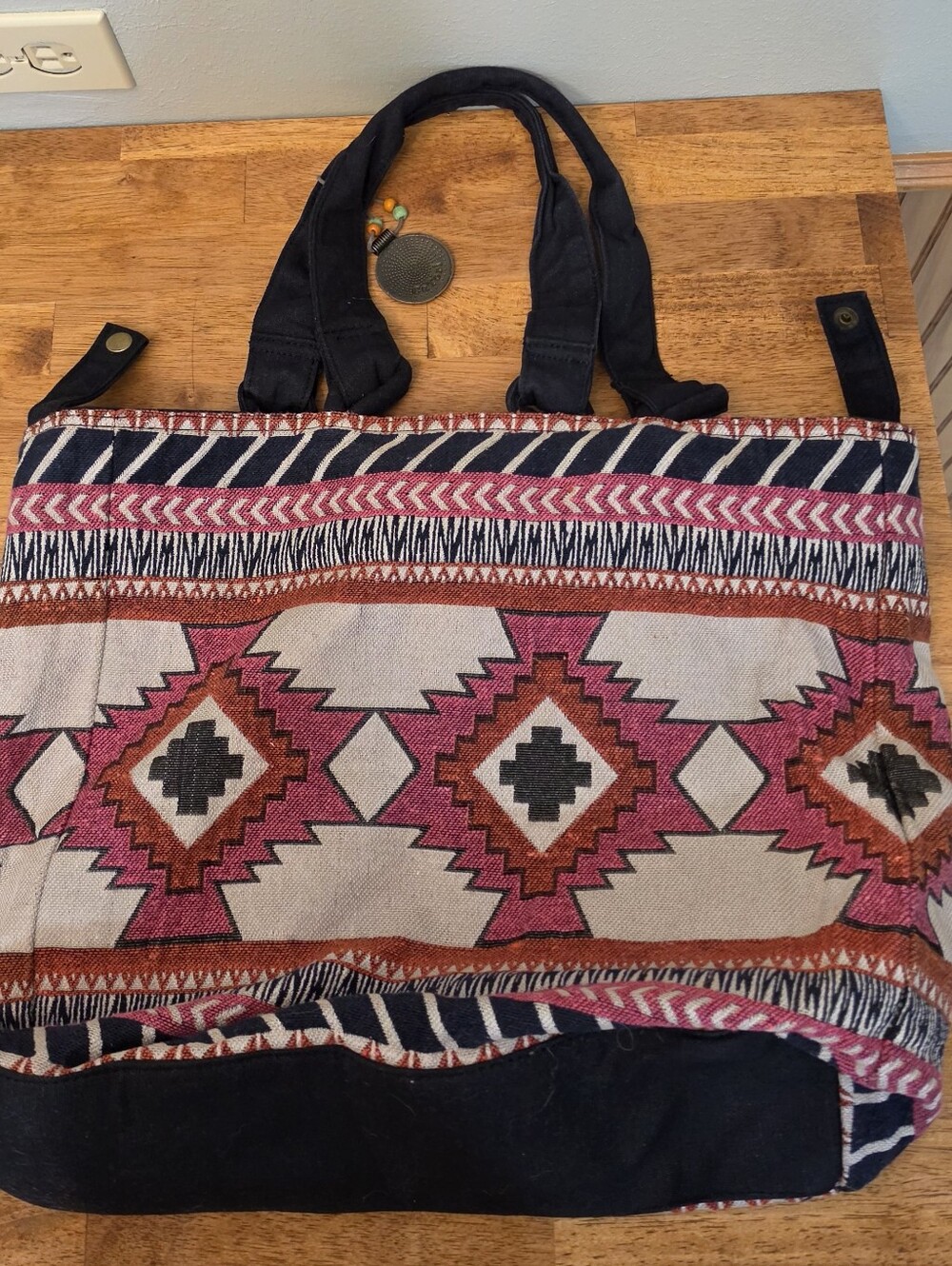 Catori Aztec-Pattern Large Tote - Picture 2 of 3